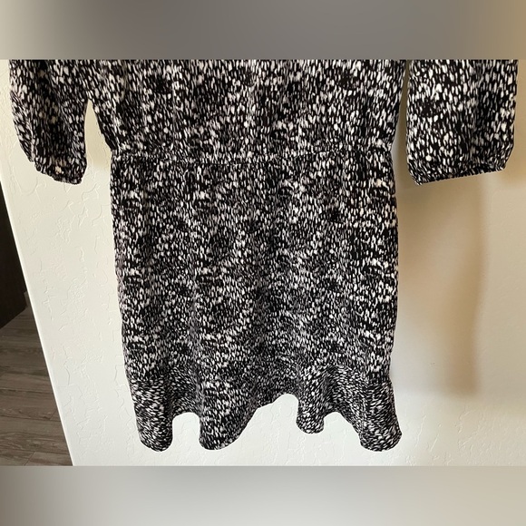 Joie| Black & White Geometric Pattern Dress, Slight Ruffle—Size Small•••Cute! - Picture 5 of 11